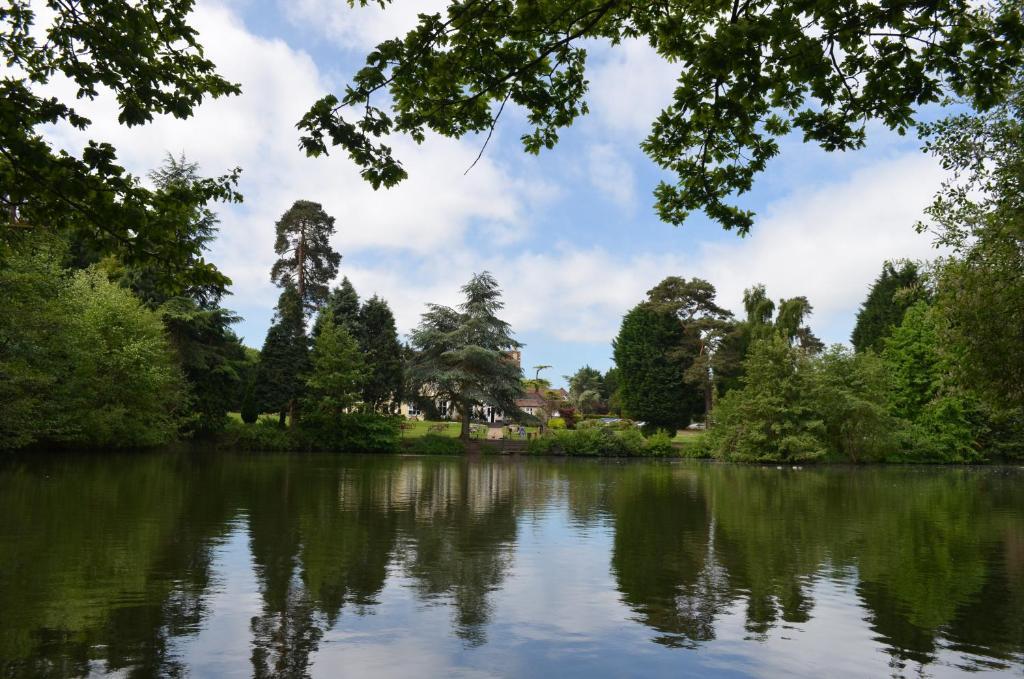 Worplesdon Place Hotel Guildford Bilik gambar